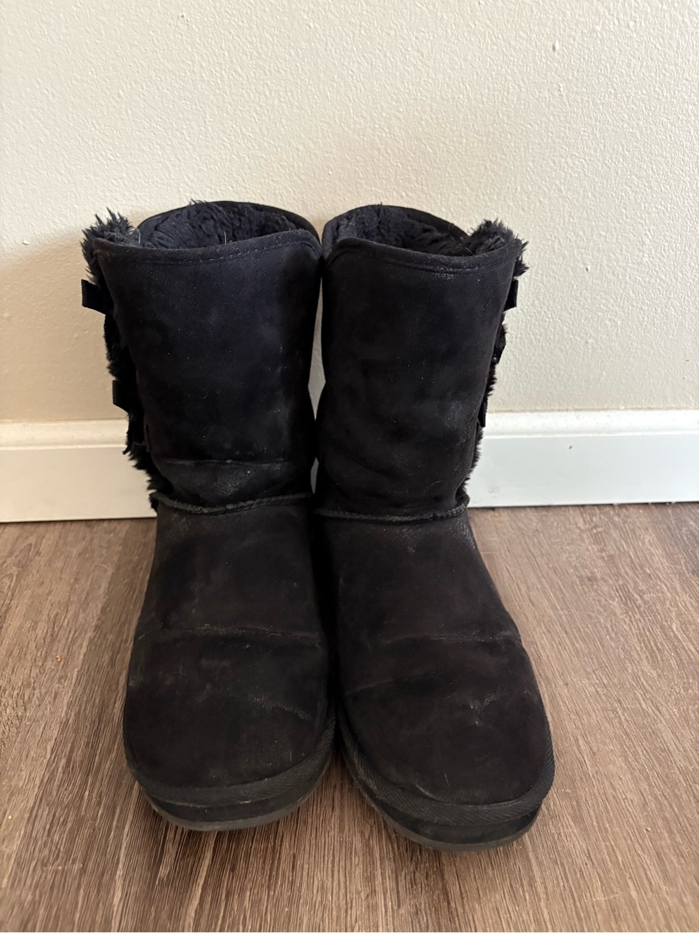 Classic Black Women's Shearling-Lined Winter Boots